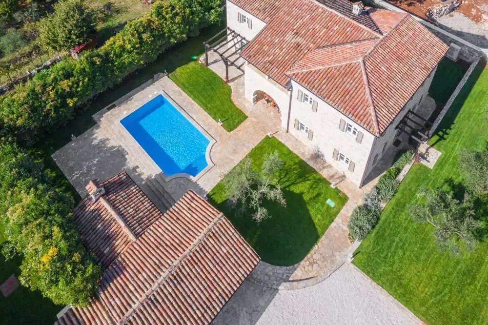 Villa 1m² in Italy, Mutignano. Priced at 1686000€ rent photo-19