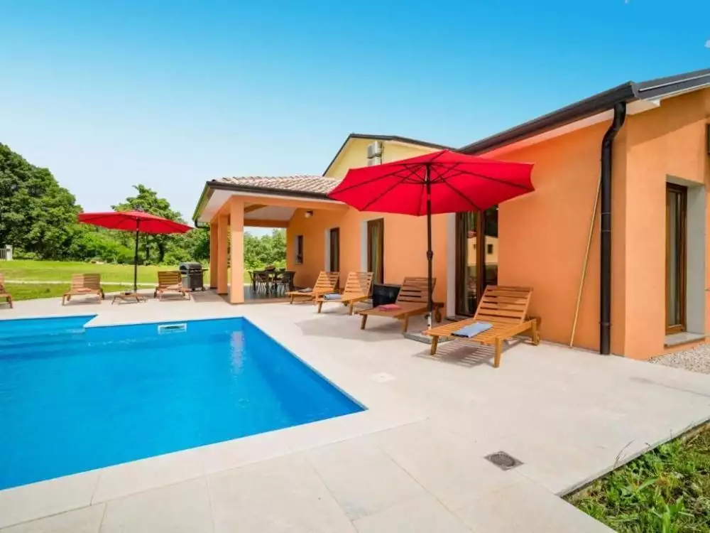 Villa 280m² in Italy, Mutignano. Priced at 726000€ rent photo-4
