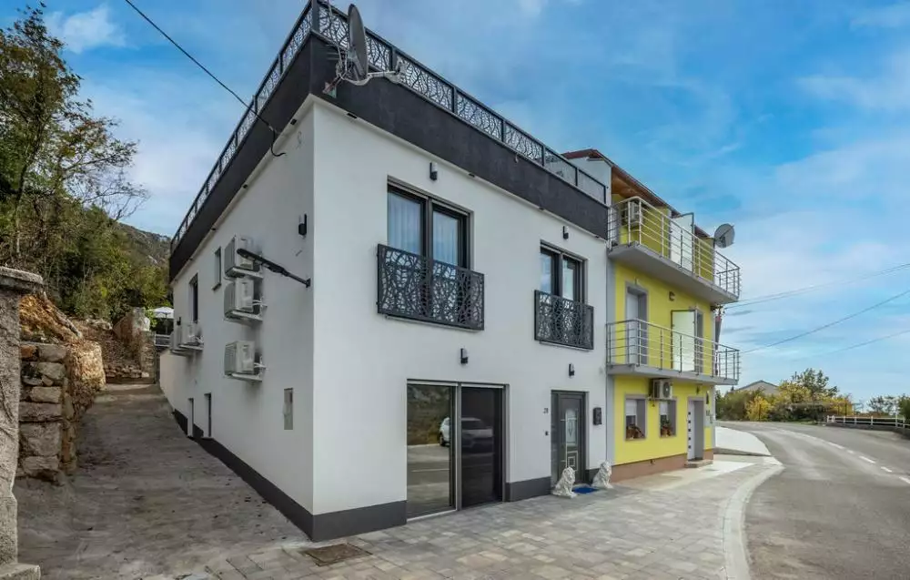 Hotels 640m² in Croatia, Bribir. Priced at 980000€ rent photo-2
