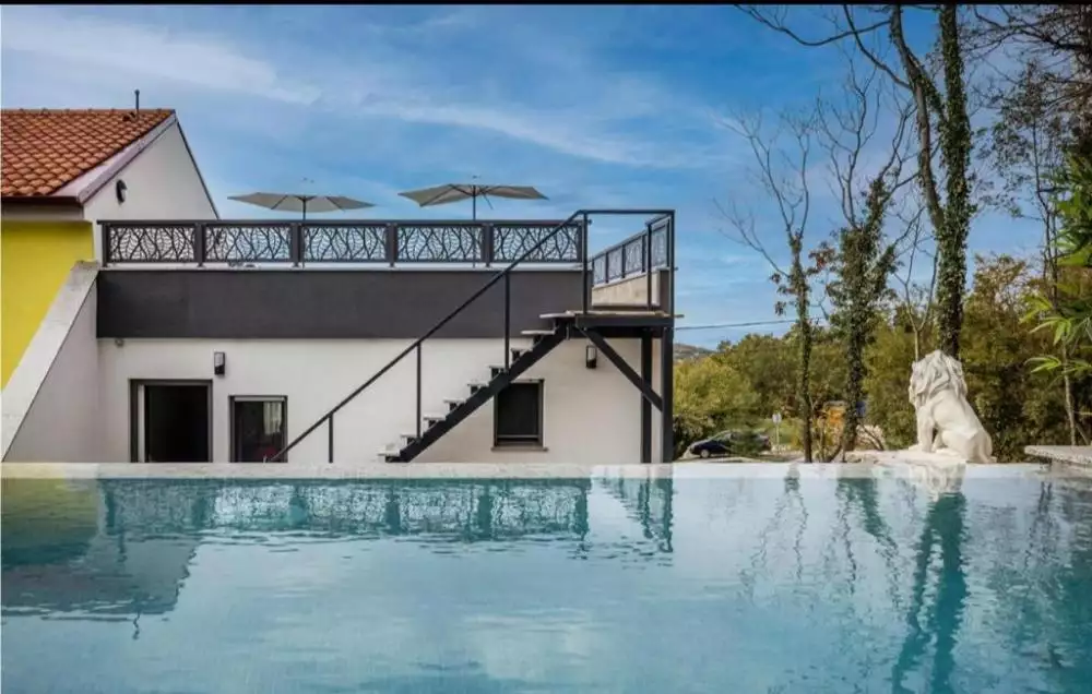 Hotels 640m² in Croatia, Bribir. Priced at 980000€ rent photo-5