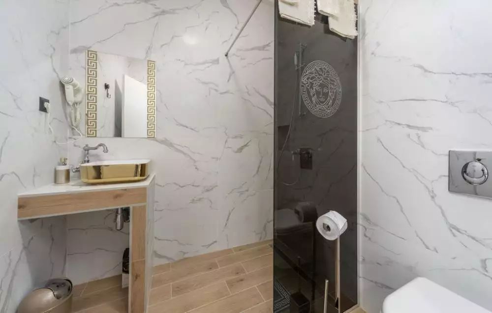 Hotels 640m² in Croatia, Bribir. Priced at 980000€ rent photo-18