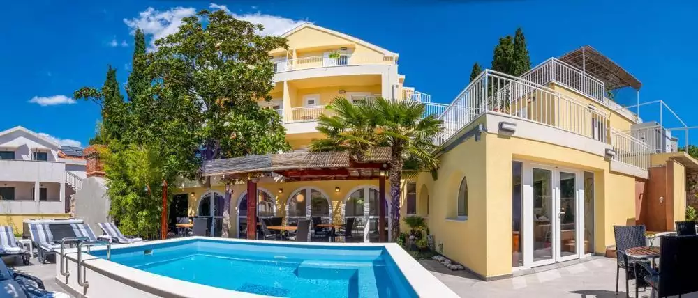 Hotels 675m² in Croatia, Dubrovnik. Priced at 1680000€ rent photo-1