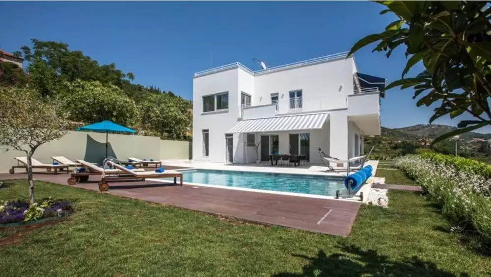 Villa 300m² in Croatia, Dubrovnik. Priced at 1875000€ rent photo-2