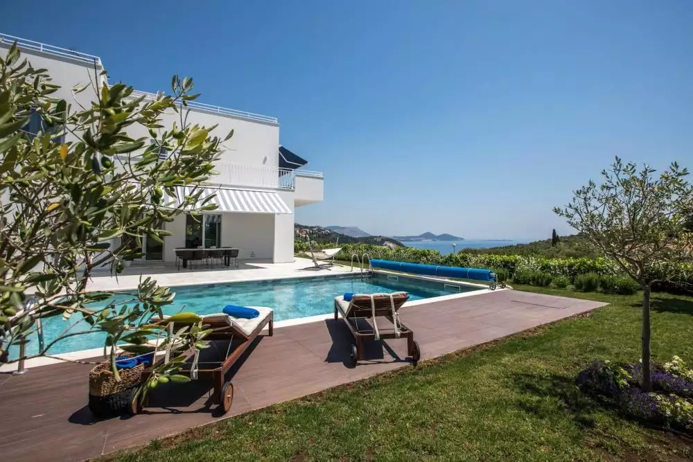Villa 300m² in Croatia, Dubrovnik. Priced at 1875000€ rent photo-10
