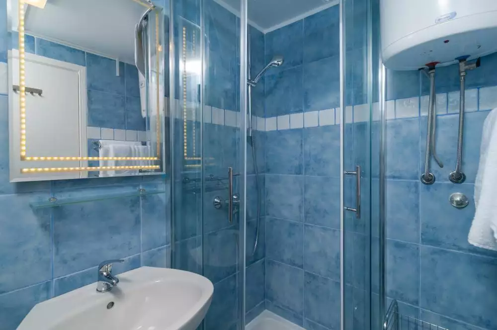 Hotels 350m² in Croatia, Nemira. Priced at 895000€ rent photo-11