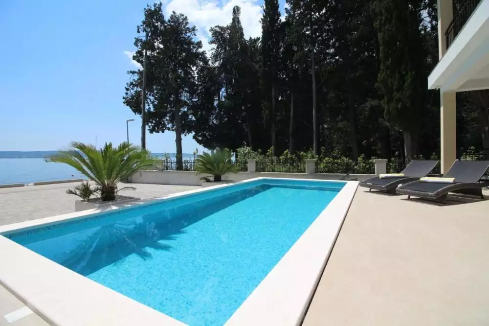 Villa 270m² in Croatia, Kastela. Priced at 1800000€ rent photo-3