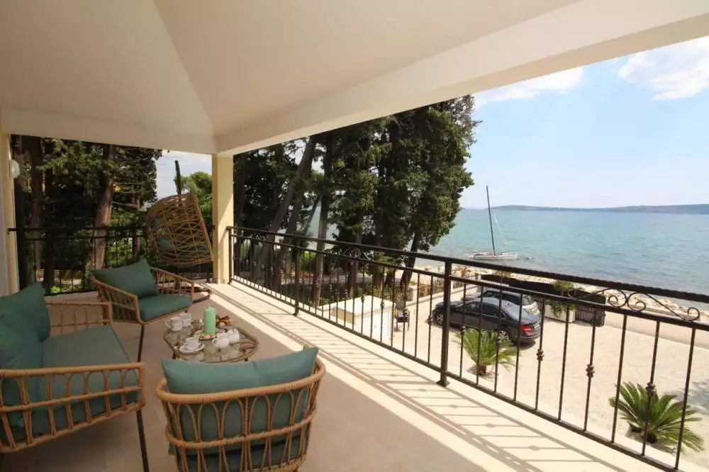 Villa 270m² in Croatia, Kastela. Priced at 1800000€ rent photo-5