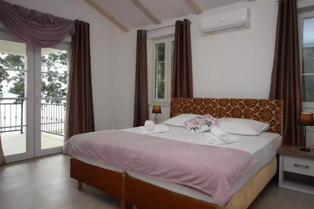 Villa 270m² in Croatia, Kastela. Priced at 1800000€ rent photo-16