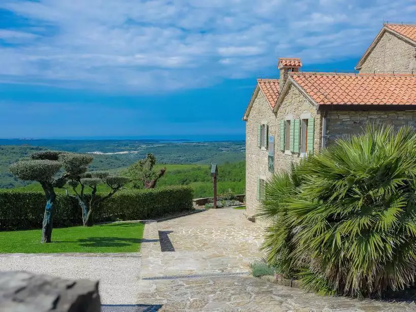 Hotels 240m² in Croatia, Buje. Priced at 1200000€ rent photo-4