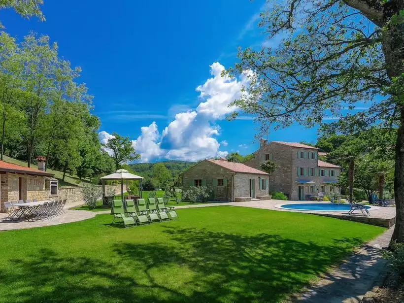 Hotels 240m² in Croatia, Buje. Priced at 1200000€ rent photo-6