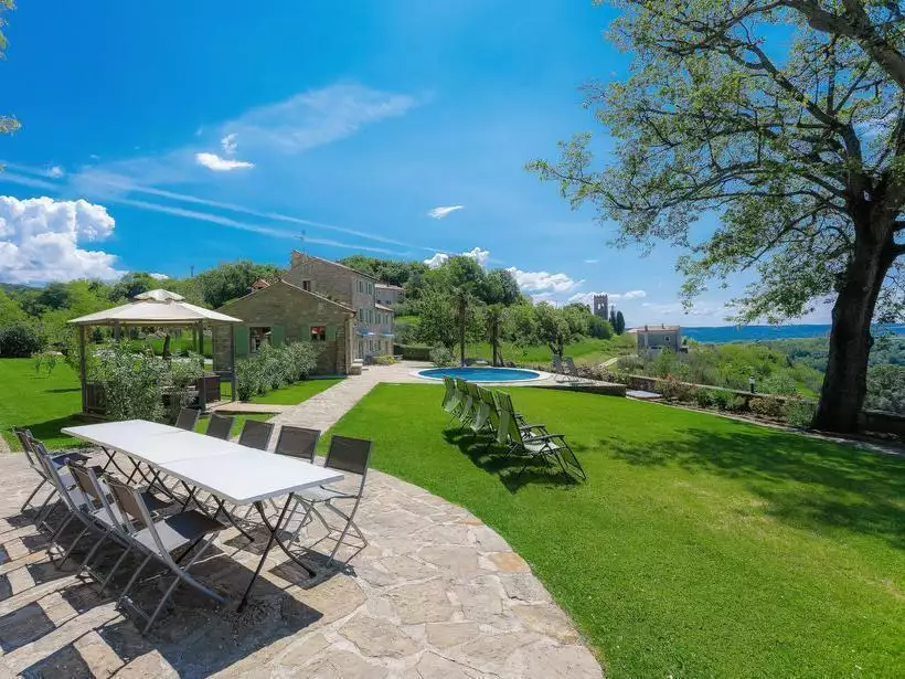 Hotels 240m² in Croatia, Buje. Priced at 1200000€ rent photo-14