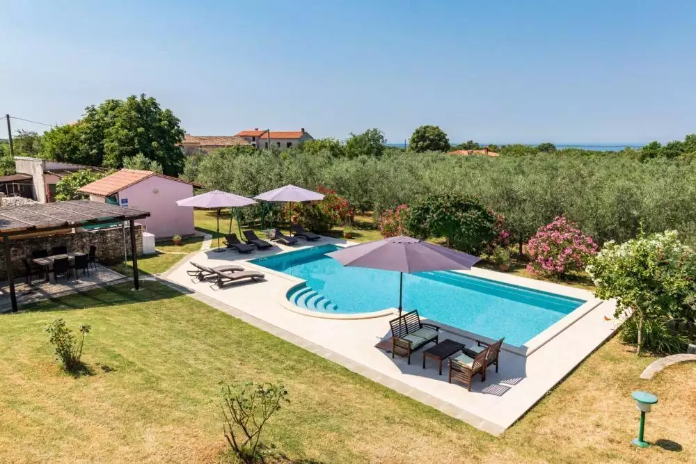Villa 267m² in Croatia, Vodnjan. Priced at 1090000€ rent photo-17