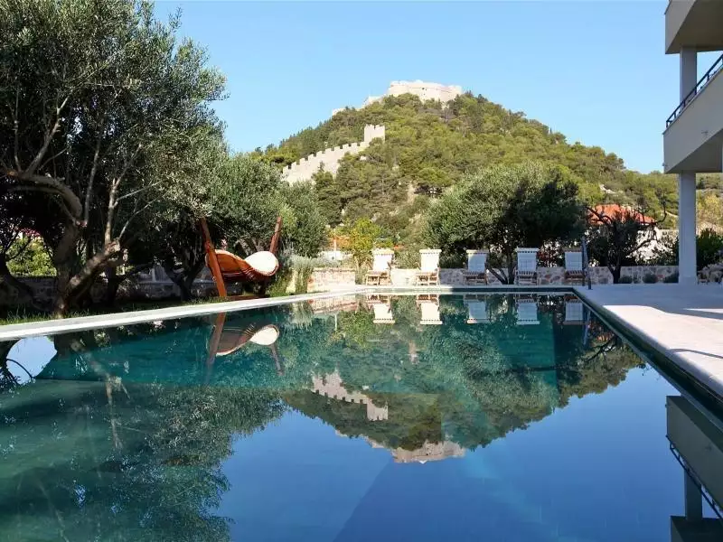 Hotels 628m² in Croatia, Hvar. Priced at 3800000€ rent photo-4