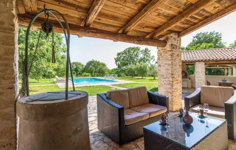 Villa 280m² in Croatia, Barban. Priced at 1380000€ rent photo-6