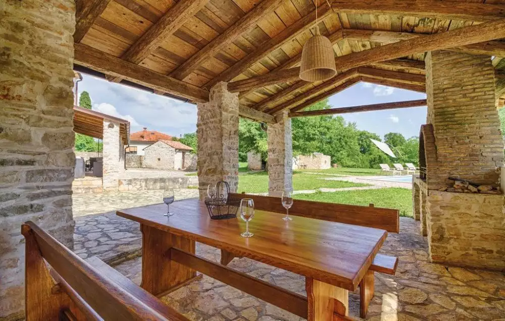 Villa 280m² in Croatia, Barban. Priced at 1380000€ rent photo-7