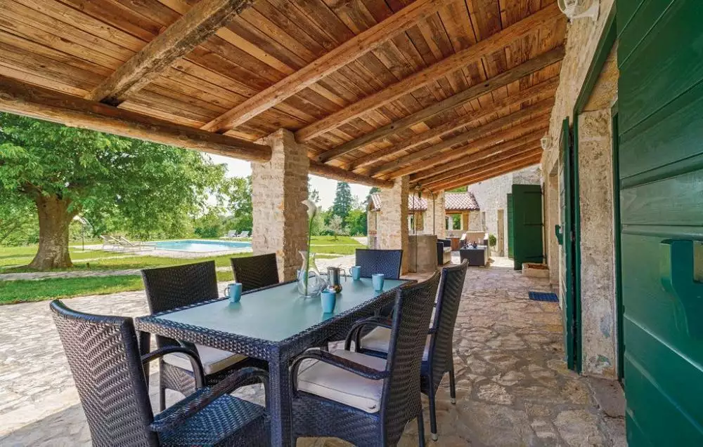Villa 280m² in Croatia, Barban. Priced at 1380000€ rent photo-8