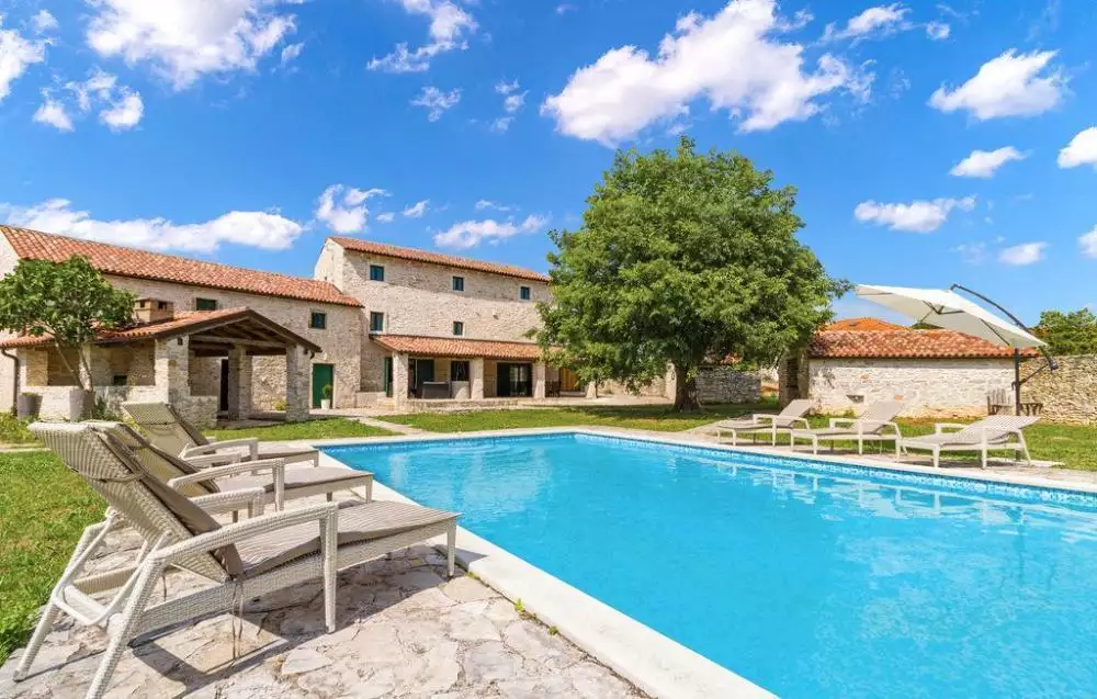 Villa 280m² in Croatia, Barban. Priced at 1380000€ rent photo-25