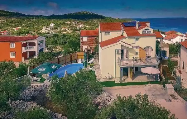 Hotels 255m² in Croatia, Rogoznica. Priced at 585000€ rent photo-2