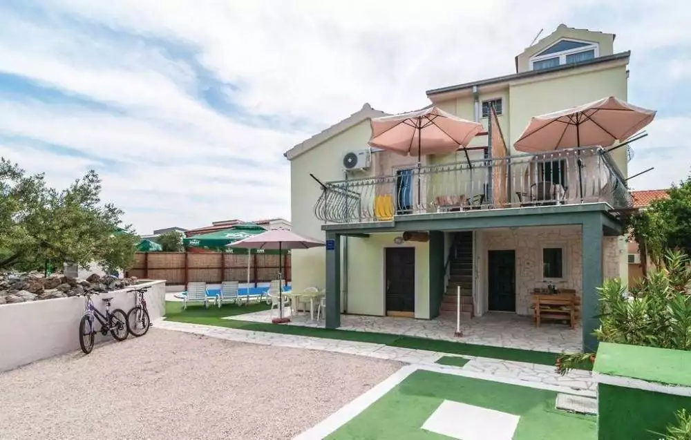 Hotels 255m² in Croatia, Rogoznica. Priced at 585000€ rent photo-6