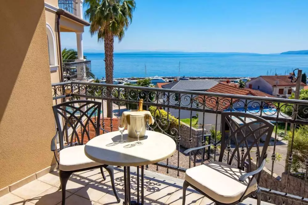 Hotels 1500m² in Croatia, Icici. Priced at 7900000€ rent photo-1