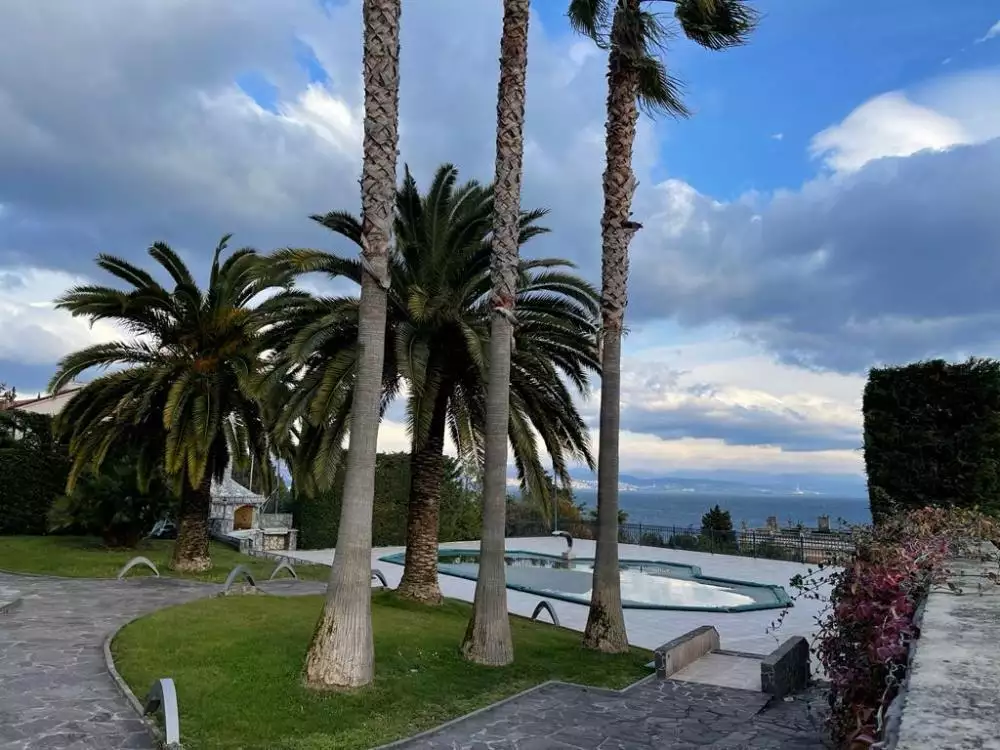 Hotels 1500m² in Croatia, Icici. Priced at 7900000€ rent photo-4