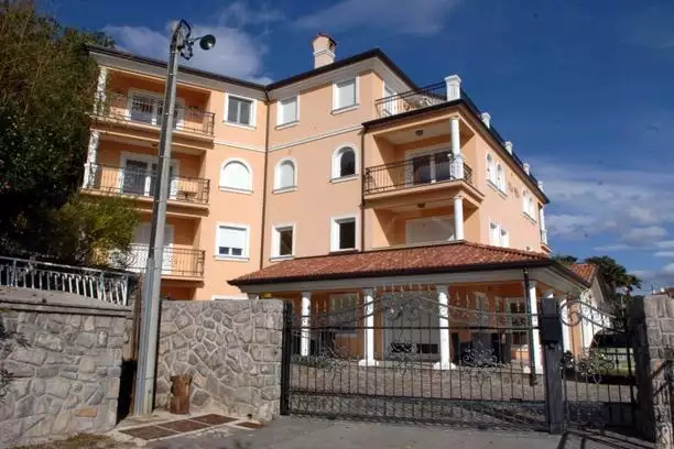 Hotels 1500m² in Croatia, Icici. Priced at 7900000€ rent photo-9