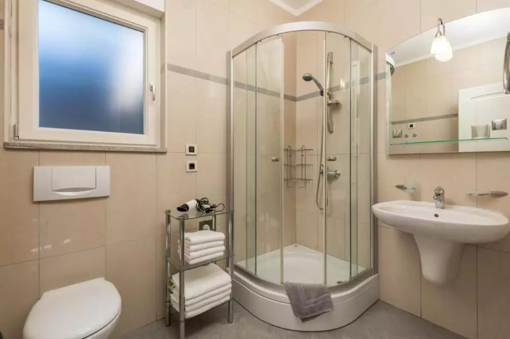 Hotels 1500m² in Croatia, Icici. Priced at 7900000€ rent photo-19