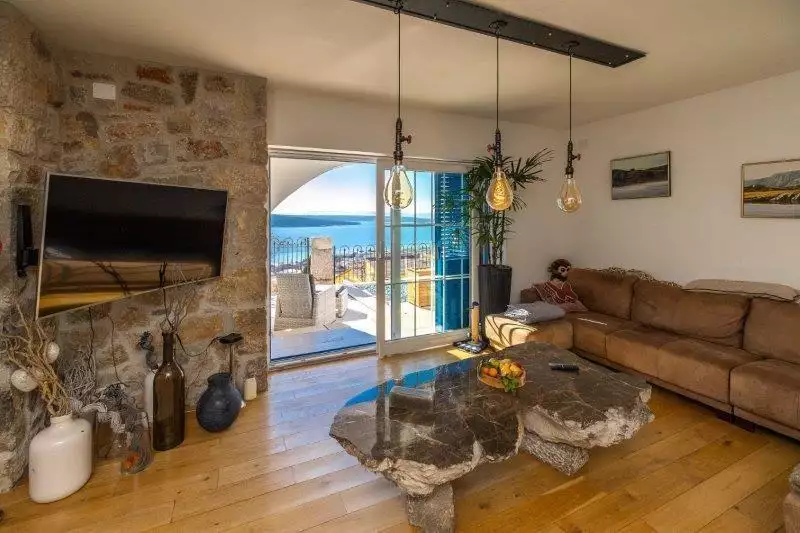 Villa 500m² in Croatia, Crikvenica. Priced at 790000€ rent photo-16
