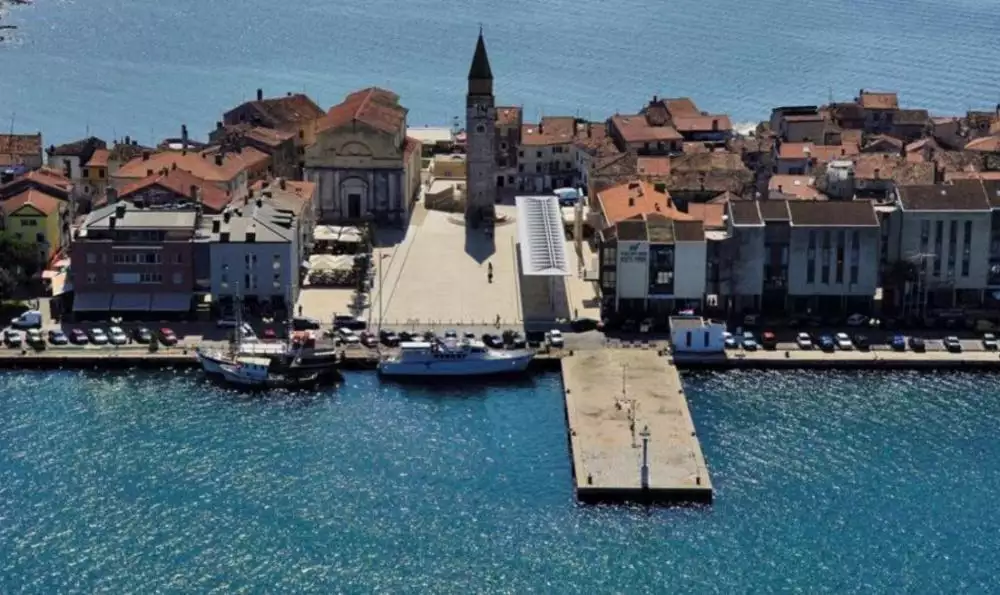 Hotels 1430m² in Croatia, Umag. Priced at 3900000€ rent photo-16