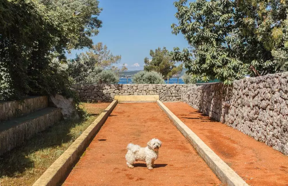 Hotels 450m² in Croatia, Punat. Priced at 2300000€ rent photo-16