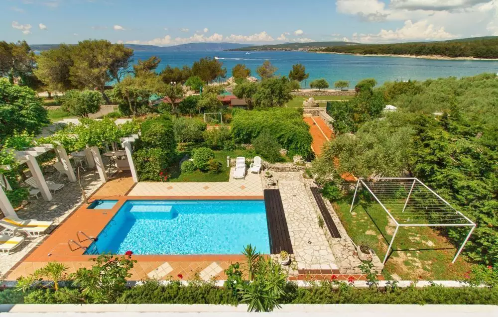 Hotels 450m² in Croatia, Punat. Priced at 2300000€ rent photo-1