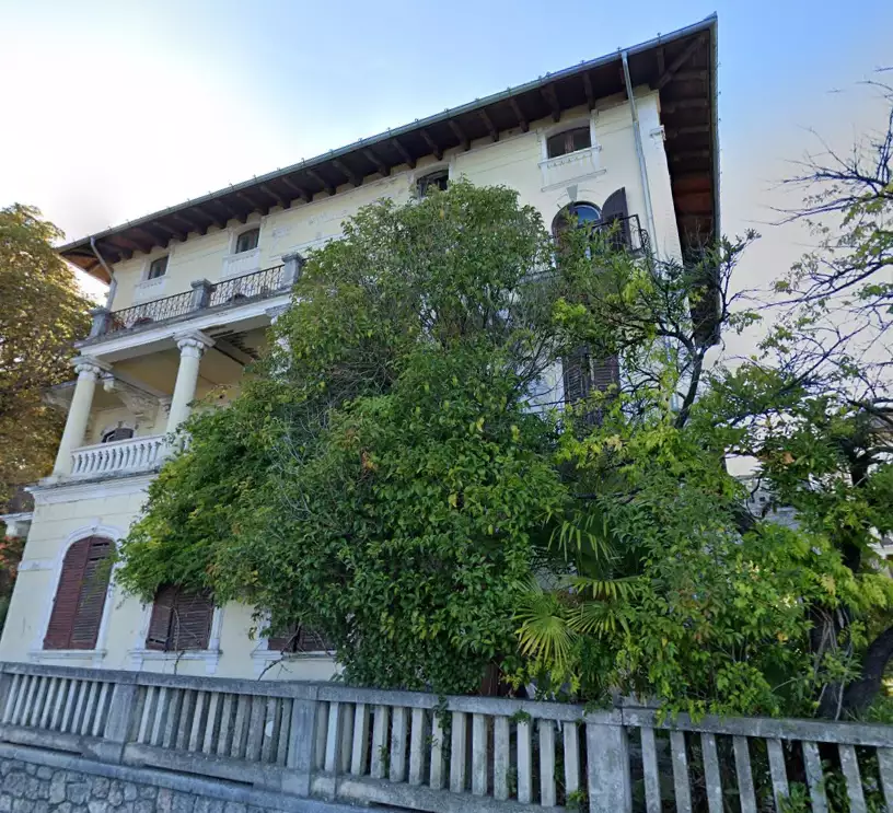 Villa 992m² in Croatia, Lovran. Priced at 2600000€ rent photo-2