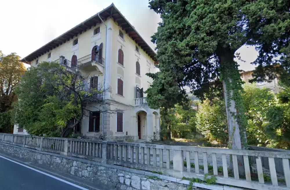Villa 992m² in Croatia, Lovran. Priced at 2600000€ rent photo-3