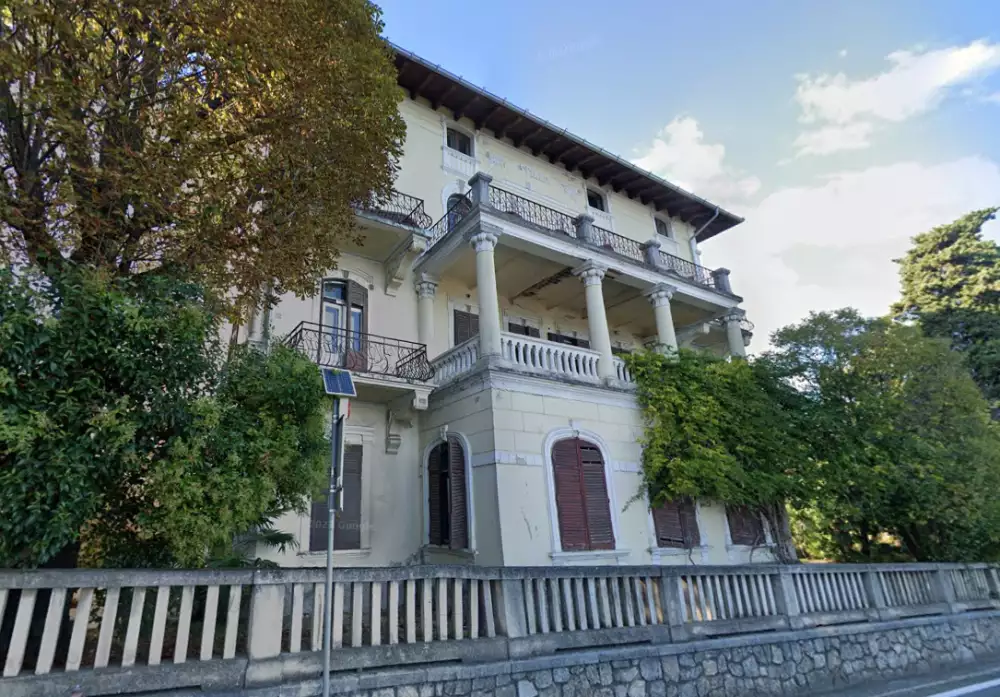 Villa 992m² in Croatia, Lovran. Priced at 2600000€ rent photo-4