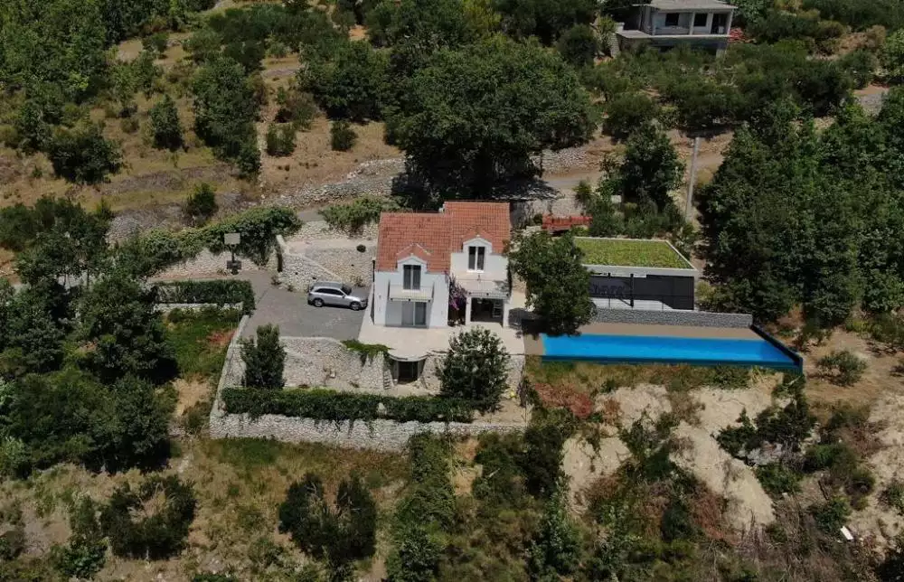 Villa 150m² in Croatia, Jesenice. Priced at 1100000€ rent photo-1