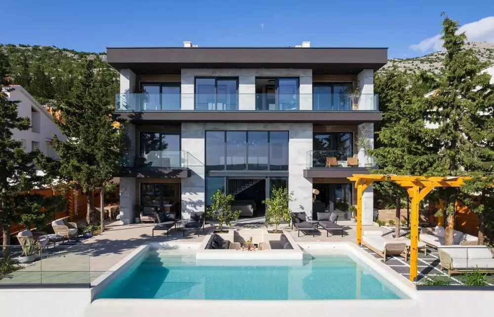 Villa 250m² in Croatia, Starigrad. Priced at 1590000€ rent photo-1