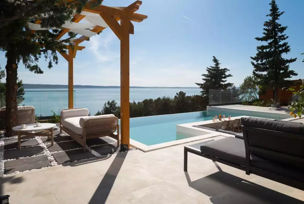 Villa 250m² in Croatia, Starigrad. Priced at 1590000€ rent photo-4