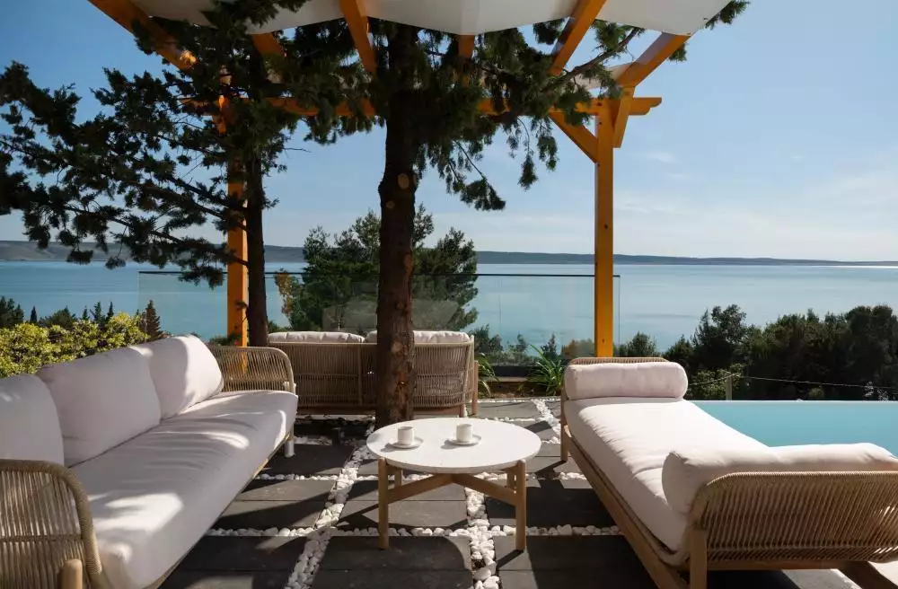 Villa 250m² in Croatia, Starigrad. Priced at 1590000€ rent photo-5