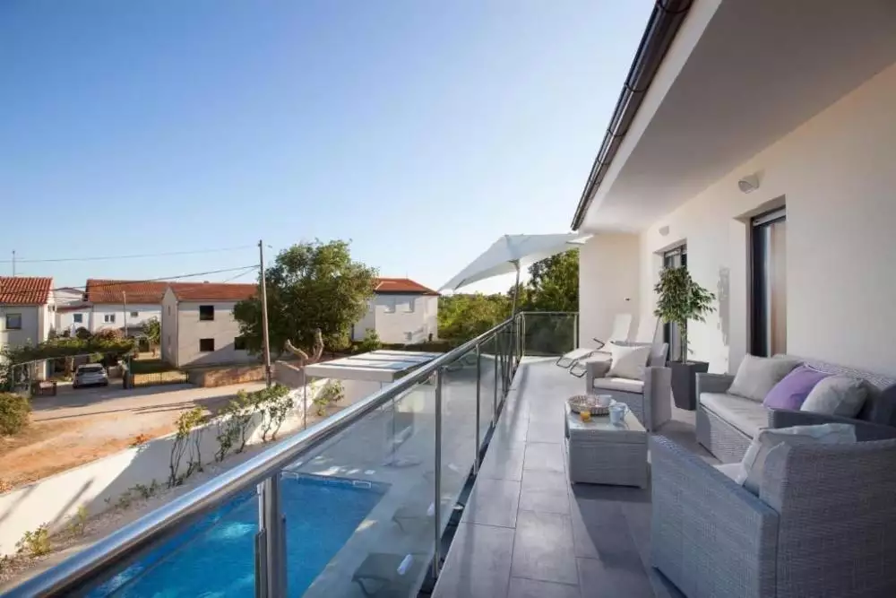 Villa 220m² in Croatia, Medulin. Priced at 580000€ rent photo-3