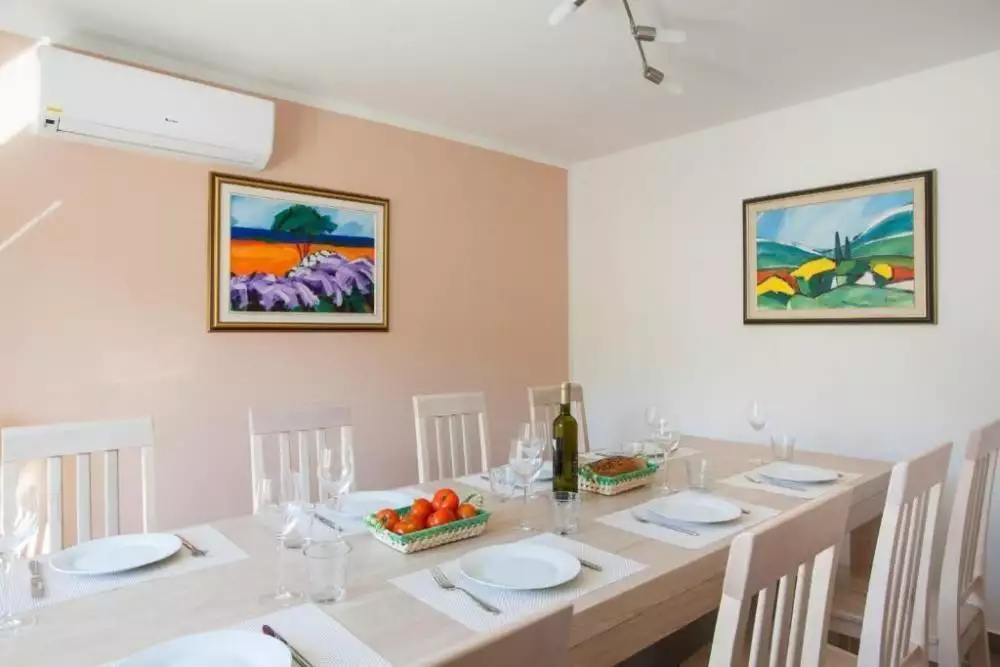 Villa 220m² in Croatia, Medulin. Priced at 580000€ rent photo-9