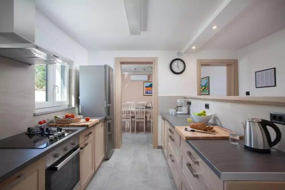 Villa 220m² in Croatia, Medulin. Priced at 580000€ rent photo-11