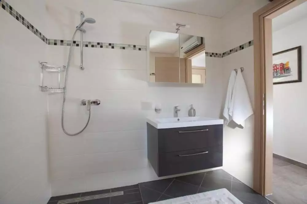 Villa 220m² in Croatia, Medulin. Priced at 580000€ rent photo-19