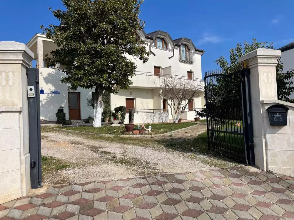 Hotels 521m² in Croatia, Umag. Priced at 1900000€ rent photo-10