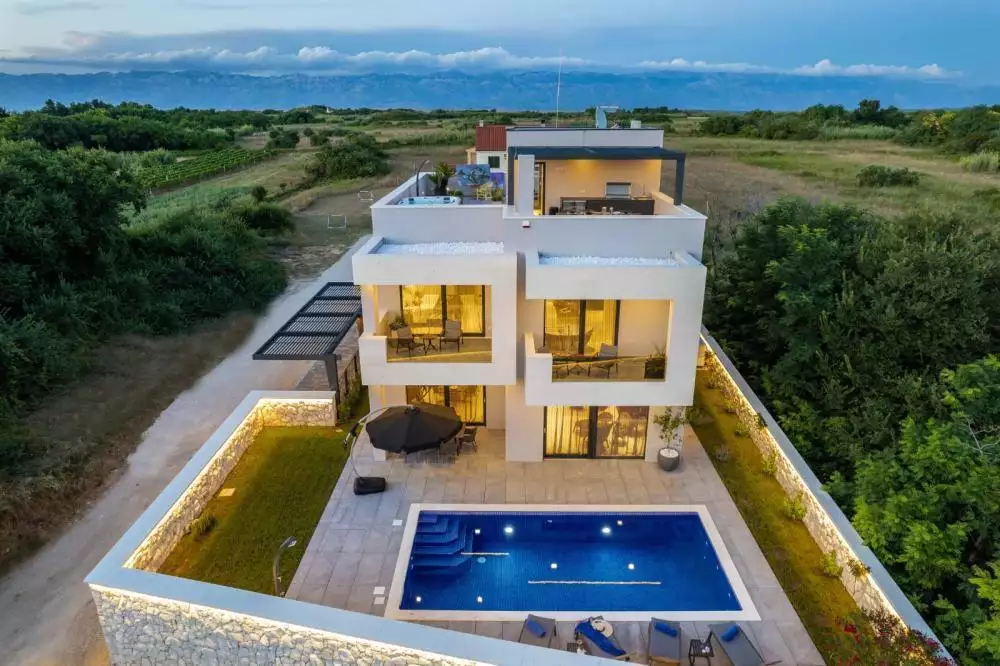 Villa 252m² in Croatia, Privlaka. Priced at 1650000€ rent photo-3