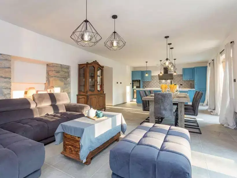 Villa 240m² in Croatia, Umag. Priced at 690000€ rent photo-5