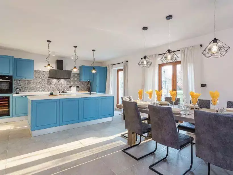 Villa 240m² in Croatia, Umag. Priced at 690000€ rent photo-8