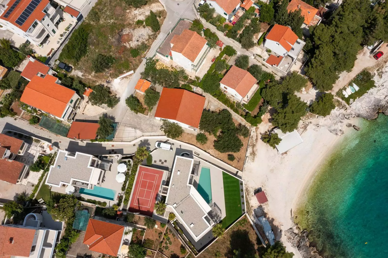 Villa 240m² in Croatia, Ciovo. Priced at 1350000€ rent photo-7