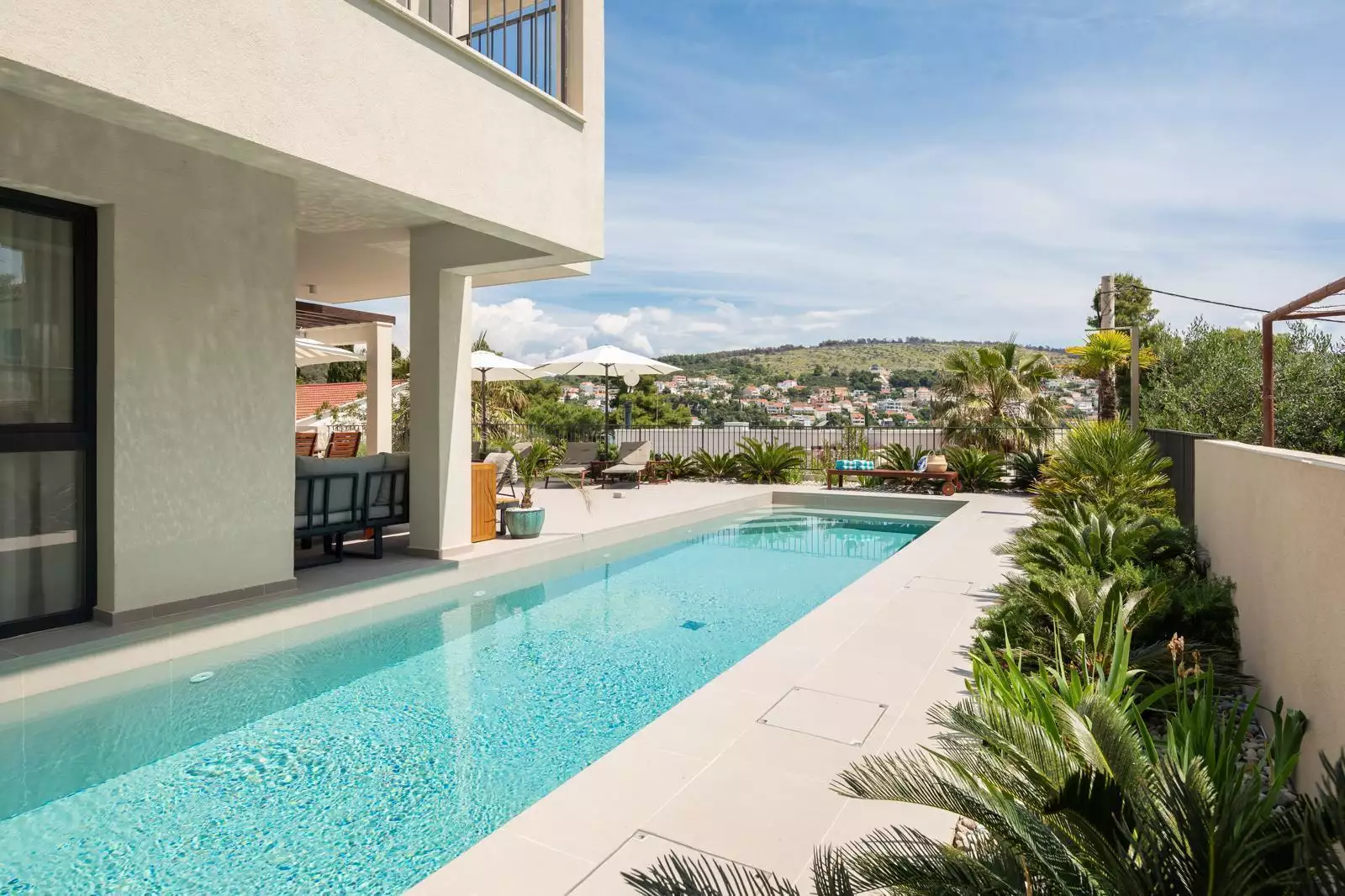 Villa 240m² in Croatia, Ciovo. Priced at 1350000€ rent photo-9