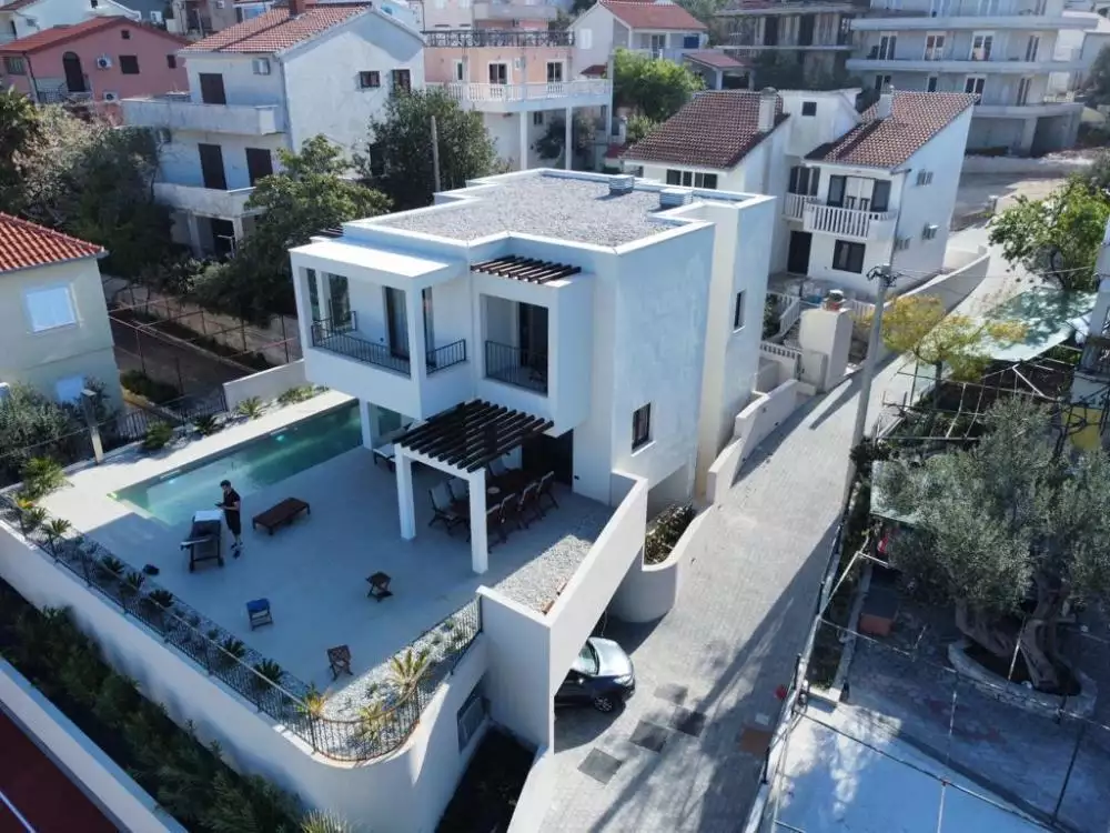 Villa 240m² in Croatia, Ciovo. Priced at 1350000€ rent photo-11
