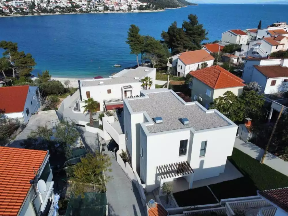 Villa 240m² in Croatia, Ciovo. Priced at 1350000€ rent photo-14